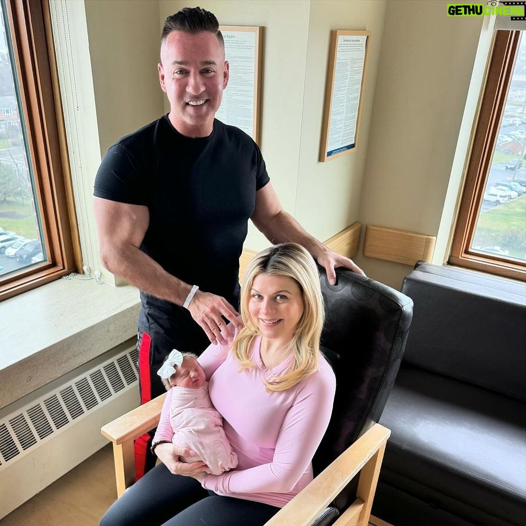 Mike Sorrentino - 130.8K Likes - We're over the moon to welcome Luna Lucia to the fam 🥹🌙 Congratulations @mikethesituation + @lauren_sorrentino 🩷
