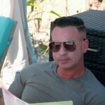 Mike Sorrentino Instagram - Dramers alert 🚨 Grab your foods for an all-new #JSFamilyVacation tonight at 8p on @mtv! 👏