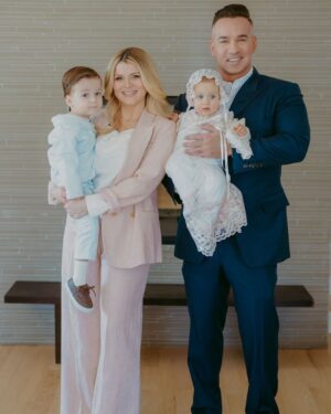Mike Sorrentino Instagram - God is good ⛪️

📸 credit @magicmomentsnj 
Baby outfits @babybeauandbelle 
Hair @kevinkelly.hair 
Makeup @lauren_damelio