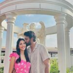Milana Nagaraj Instagram - 3 beautiful years gone by so fast.. I have loved you and will love you every step of the way. Happy anniversary to my valentine @darling_krishnaa ♥️ Celebrating with LM Fam was even more special😍 Thanks @candlesbrewhouse @likithshetty @faizankg for hosting us.. The place is as beautiful as you guys are🤗🤗 Candles Brewhouse