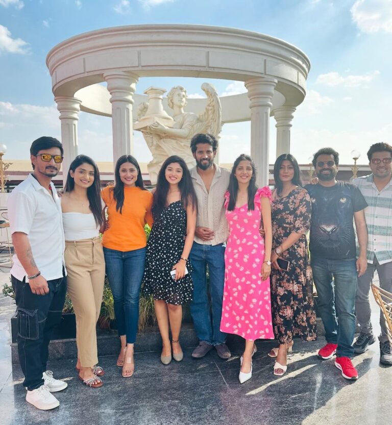 Milana Nagaraj Instagram - 3 beautiful years gone by so fast.. I have loved you and will love you every step of the way. Happy anniversary to my valentine @darling_krishnaa ♥️ Celebrating with LM Fam was even more special😍 Thanks @candlesbrewhouse @likithshetty @faizankg for hosting us.. The place is as beautiful as you guys are🤗🤗 Candles Brewhouse