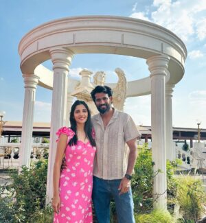 Milana Nagaraj Instagram - 3 beautiful years gone by so fast.. I have loved you and will love you every step of the way. 
Happy anniversary to my valentine  @darling_krishnaa ♥️

Celebrating with LM Fam was even more special😍

Thanks @candlesbrewhouse @likithshetty @faizankg for hosting us.. The place is as beautiful as you guys are🤗🤗