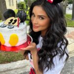 Mileide Mihaile Instagram - Hoje, no dia do meu aniversário, acordei e estou vivendo algo que só pensei ser possível em meus sonhos! ❤️🇺🇸🐭🎈