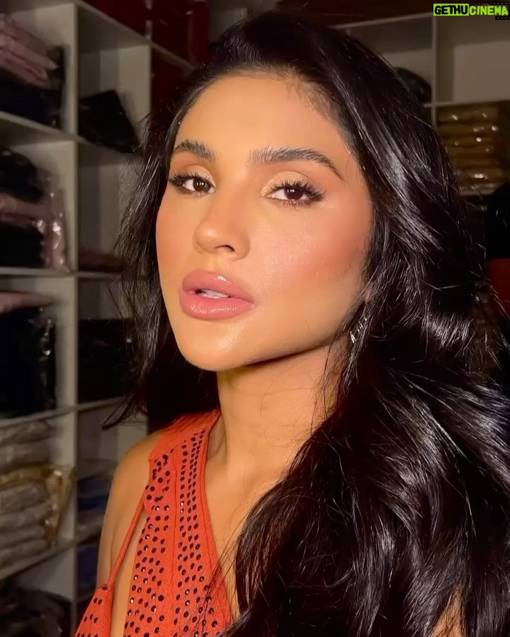 Mileide Mihaile Instagram - Dump de ontem. Sobre trabalhar com amor e receber o melhor dessas mulheres que são tão especiais pra mim e pra minha história lá do comecinho. Vida longa pra essa marca aqui na terra da garoa! 🌹