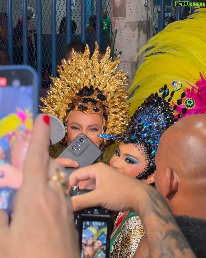 Mileide Mihaile Instagram - Hoje tem jornada dupla no Desfile das Campeãs! Vamos reviver os melhores momentos do nosso desfile e aproveitar toda a energia do maior espetáculo da terra! É hoje, @granderio, é hoje, Sapucaí! 💙✨ #CarnavalDaMileide Rio de Janeiro, Rio de Janeiro