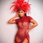 Mileide Mihaile Instagram - #CARNAVAL 🌟 Mileide Mihaile participou de ensaio da Grande Rio nesta terça-feira, 16/01, com look deslumbrante, ornamentado por 130 mil cristais vermelhos, do renomado estilista Israel Valentim e stylist assinado por Luiz Plínio, avaliado em R$100 mil. ❤️ "Estou trabalhando para entregar o melhor Carnaval de todos os tempos. Tenho uma equipe incrível ao meu lado, cuidando de cada detalhe. A magia do Carnaval acontece quando todos os elementos se alinham, e estou confiante de que, com todo o amor que estamos colocando, vamos proporcionar um espetáculo especial para todos. Estou ansiosa para celebrar com muita energia positiva, alegria e samba no pé", garantiu a influenciadora. ✨ Veja mais em meu link na bio! 📲 #Famosos [📸: Guilherme Lima / Felipe Costta /Divulgação]