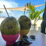 Mileide Mihaile Instagram - Photo dump diretamente do Rildly, com direito a uma praia e visita na cidade do samba! 😍 Hoje, no coração da cidade do samba, tirei as medidas para a minha fantasia de 1° musa dessa escola que eu amo fazer parte. As emoções estão à flor da pele, e eu já estou me preparando para brilhar como nunca no #CarnavalDaMileide ❤️💚 @granderio Rio de Janeiro, Rio de Janeiro