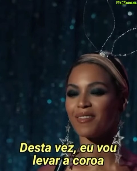 Mileide Mihaile Instagram - Despindo as máscaras da beleza padronizada, iniciamos a contagem regressiva de 30 dias para o #CarnavalDaMileide, e como inspiração trazemos a autenticidade que brilha além das aparências. O ensaio fotográfico foi inspirado no clipe ‘Pretty Hurts’ de Beyoncé. A própria já dizia, “Desta vez eu vou levar a coroa!” Como Rainha de Bateria, sinto a responsabilidade deste posto tão grandioso. Meu segundo ano consecutivo e eu me sinto pronta para mais um momento único, que ficará eternizado nas nossas e na minha memória, @grcesindependente! ❤️🔥 Click @gabriel_bertoncel Styling @luizplinio Beauty @welldiasss Look @atelie_alexandrina São Paulo, Brazil