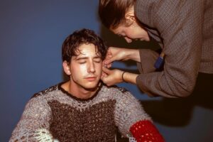 Milo Manheim Instagram - wuz hungry 

@oureramag ! 

Photo: @digitalsmeg 
Photo assist: @anthony_dal production: @ilovelucyivey 
Mens Grooming: @facesbydanii 
Wardrobe: @alex_bullock 
Studio: @blondeandconyc