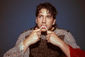 Milo Manheim Instagram - wuz hungry 

@oureramag ! 

Photo: @digitalsmeg 
Photo assist: @anthony_dal production: @ilovelucyivey 
Mens Grooming: @facesbydanii 
Wardrobe: @alex_bullock 
Studio: @blondeandconyc