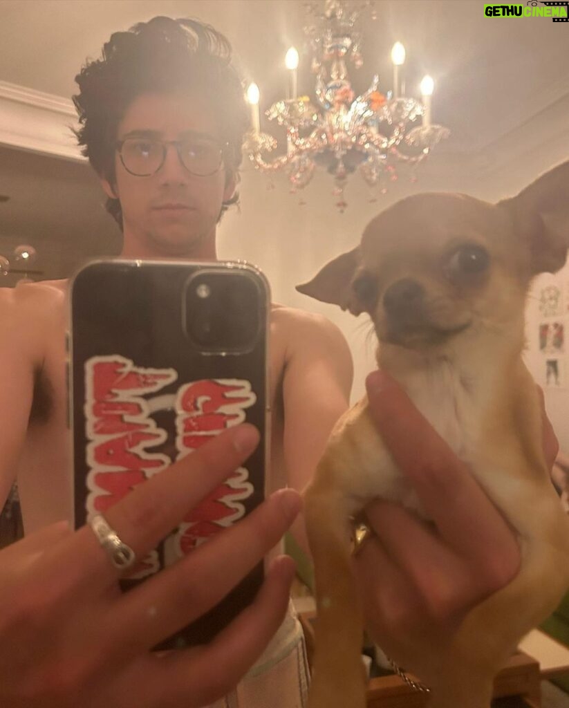 Milo Manheim Instagram - Got a Lou at home. Got a Lu in France.