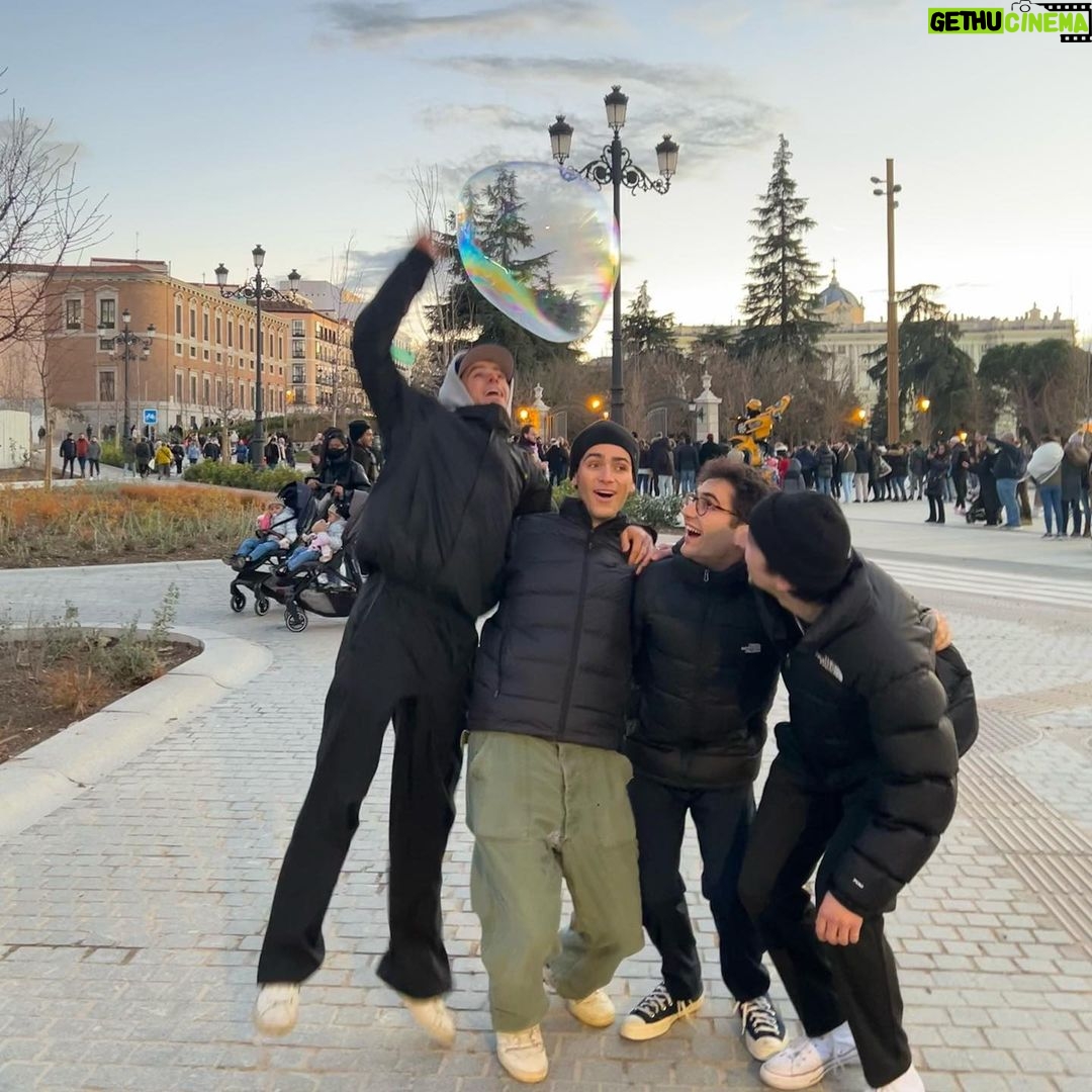 Milo Manheim Instagram - Madrid con mis amigos