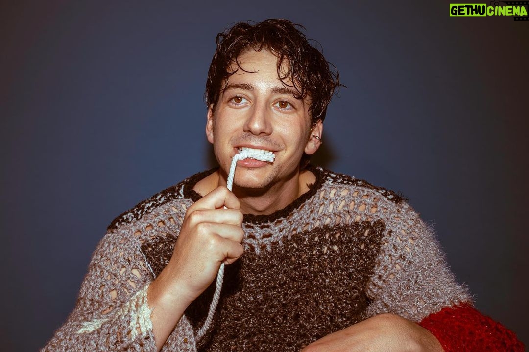 Milo Manheim - 283.5K Likes - wuz hungry
@oureramag !
Photo:Ā @digitalsmeg
Photo assist: @anthony_dal production:Ā @ilovelucyivey
Mens Grooming:Ā @facesbydanii
Wardrobe:Ā @alex_bullock
Studio:Ā @blondeandconyc