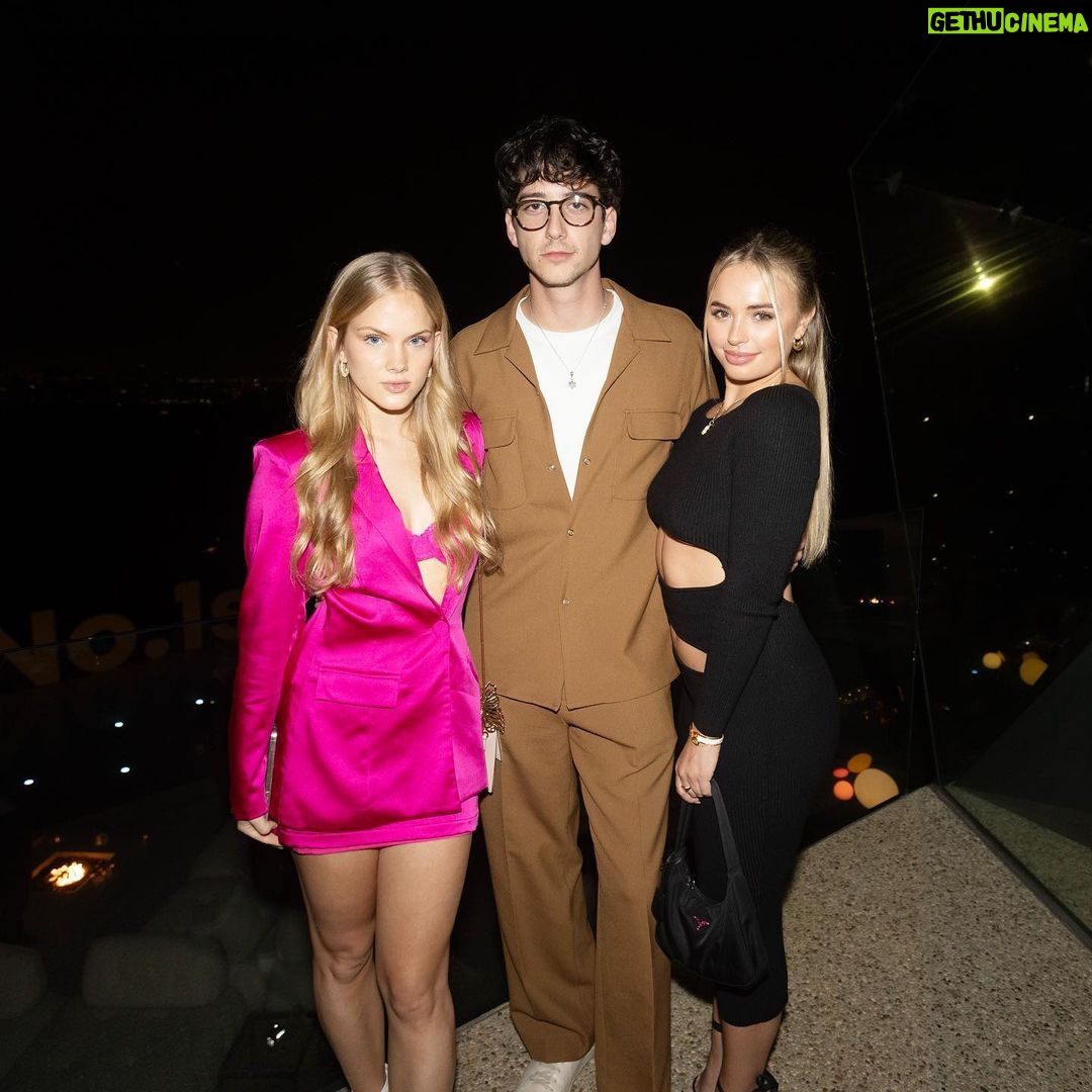 Milo Manheim - 271K Likes - THANKS @billboard for letting us crash your party!! *in borat voice* NUMBA ONE WAWA WEEWA!!