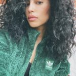 Mina El Hammani Instagram - De vuelta al 🖤