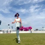 Mina El Hammani Instagram - COACHELLA 🥹💘🦋 Gozándolo muy fuerte con la R de RRRRREINA @rosalia.vt 🌹gracias por este regalo Y a mi @lauramontesinos43 por perrear conmigo hasta el suelo (y conducir 700 horas jajajajaja) tkm🥹🙏🏼💞 Coachella