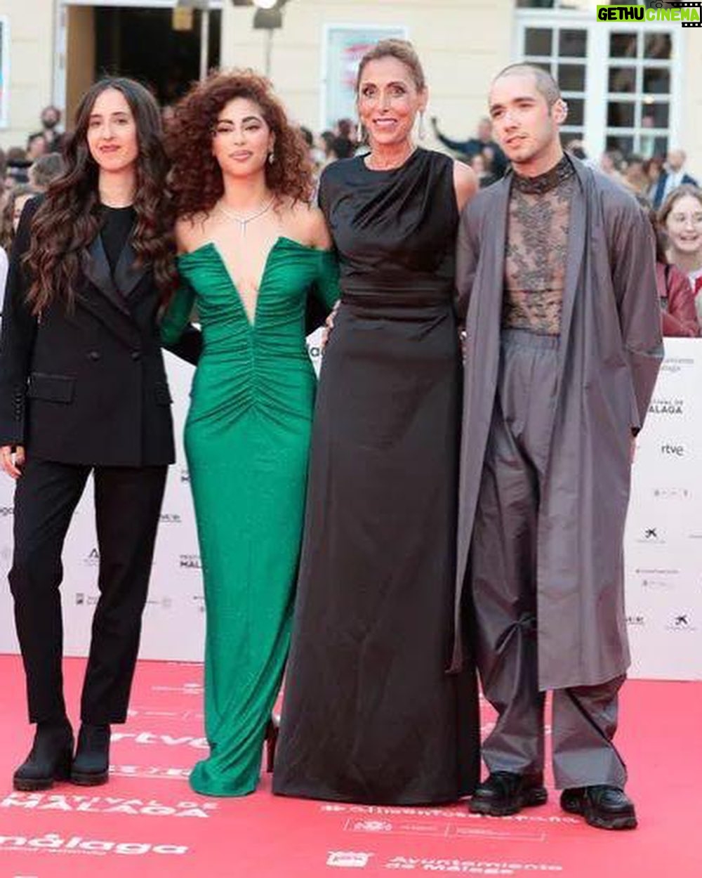 Mina El Hammani Instagram - Es un honor haber sido parte de esta gran celebración del cine y haber compartido nuestra historia con el público. Gracias @festivalmalaga ❤️ Gracias a mis queridos @cancandela3 @quiet_producciones @unfilmdepablo por vuestra dedicación y trabajo me siento muy orgullosa y afortunada de ir agarrada de vuestra mano ❤️ Gracias @sofiapedroche por acompañarme en cada paso del camino y ayudarme en todo 🥹 Gracias @evitacalleja quien ha sido fundamental en la promoción de nuestro corto ✨ Gracias @mariabarrancooficial y @elisa_matilla por vuestros increíbles personajes y vuestra generosidad 🫶🏽 Por último, quiero agradecer a todo el equipo que hizo posible este cortometraje, gracias a todo el equipo técnico y artístico por poner vuestra energía y tiempo para que “Rubio Cobrizo" se convirtiera en una realidad ✨ ¡Gracias de todo corazón! Gracias @davidgallardophoto por tu tiempo y tus increíbles fotos 🙏 Gracias a mi querida @capelliercapellier por los increíbles looks 🫶🏽 @boss @valytyplace Gracias a mi amor @cristorguez @guerlain por mimarme siempre desde la buena vibra 🖤 #rubiocobrizo