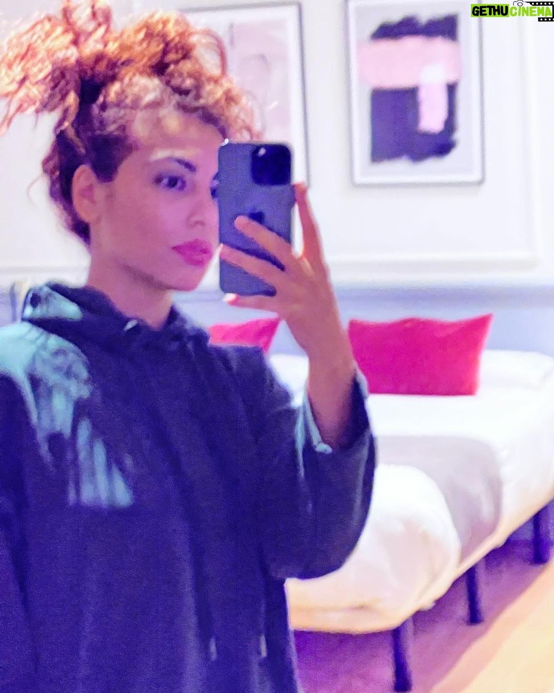 Mina El Hammani Instagram - mucho movimiento