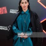 Mina El Hammani Instagram - Lo de anoche fue increíble 🖤 Que maravilla de serie, que maravilla de elenco y que maravillosa eres @claudiasalas_ te amo infinito 🖤 No os perdáis @larutaserie en @atresplayer de verdad es brutal 🫶🏽 @capelliercapellier @sandroparis @thekooples @ehmoda @naogayoso @guerlain