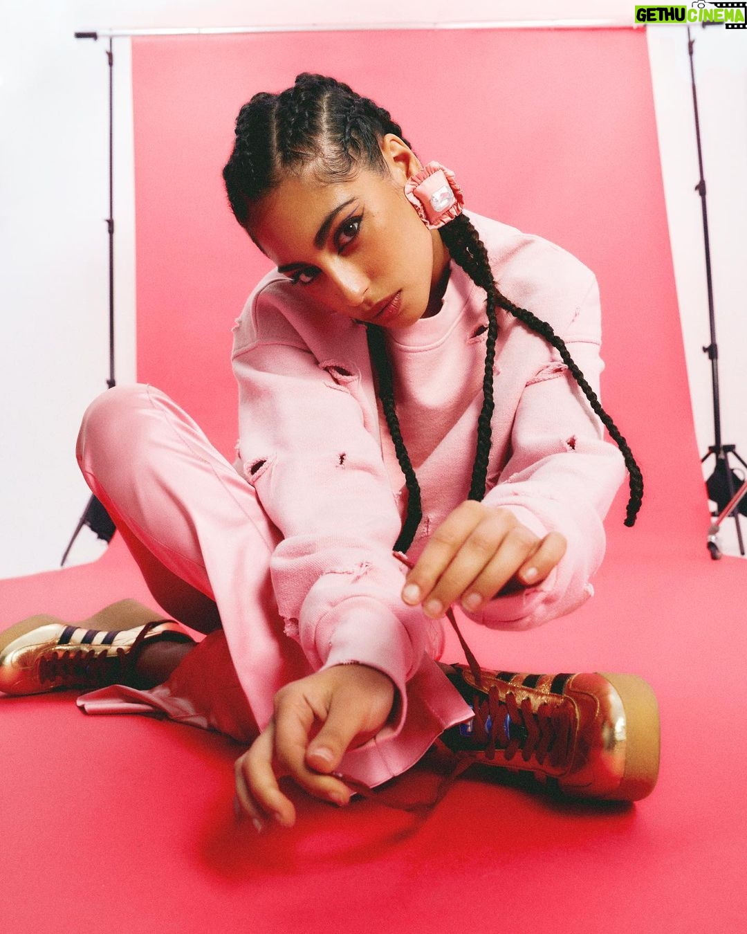Mina El Hammani Instagram - 💕 @glamourspain 💕