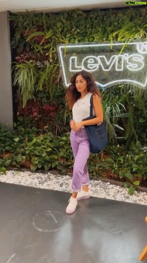 Mina El Hammani Instagram - Disfrutando del @madcoolfestival de la mano de @levis_spain #liveinlevis 💙🥹 #ad