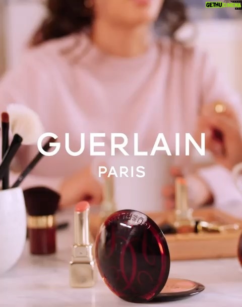 Mina El Hammani Instagram - Experiencias ❤️ compartiendo la magia del maquillaje con @guerlain y @violette_fr en Nueva York, una ciudad a la que sin duda volveré muy pronto 🌃 Piel luminosa, aspecto fresco✨mi makeup favorito para el día a día y recorrer la ciudad ❤️