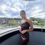 Mina El Hammani Instagram - El sábado disfrute como nunca la gala de clausura en @sansebastianfes y los días previos acompañada de grandes compañeros y compañeras de la profesión 🤍 Gracias a todo el equipo de @audispain por cuidarnos tanto y crear experiencias inolvidables❤️ Gracias @capelliercapellier @cristorguez @guerlain por acompañarme siempre y crear looks increíbles ✨ San Sebastián, Pais Vasco, Spain