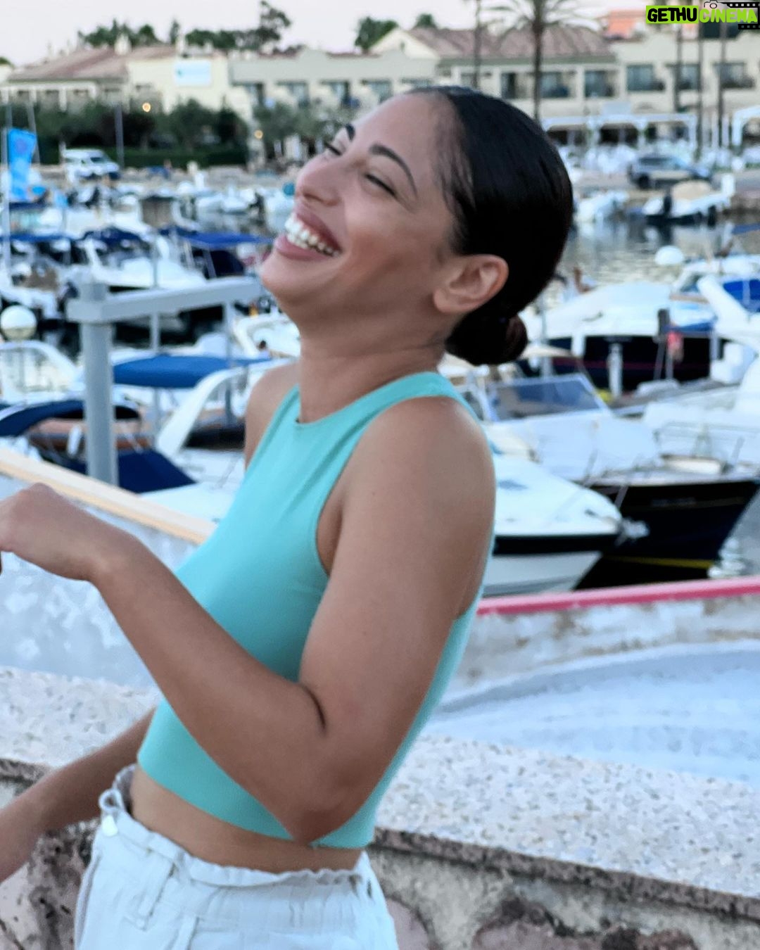 Mina El Hammani Instagram - Solo buenas vibras
