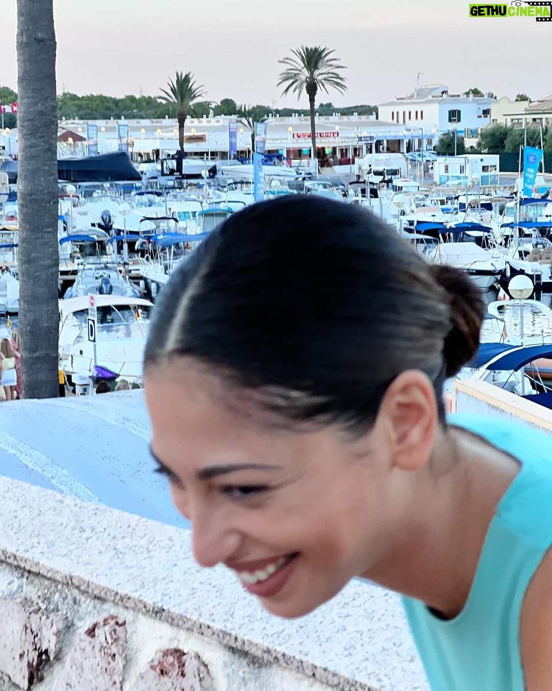 Mina El Hammani Instagram - Solo buenas vibras