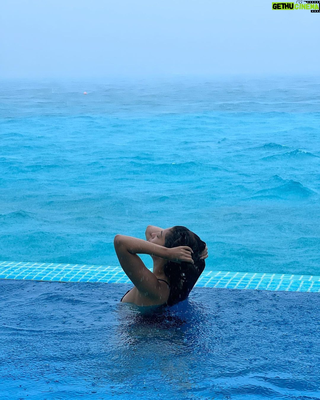 Mina El Hammani Instagram - Fue en ese momento Emerald Maldives Resort & Spa