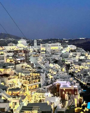 Mina El Hammani Instagram - Santorini 🦋 you have a place in my heart

@astrasuites Thank you for making this days unforgettable 💙