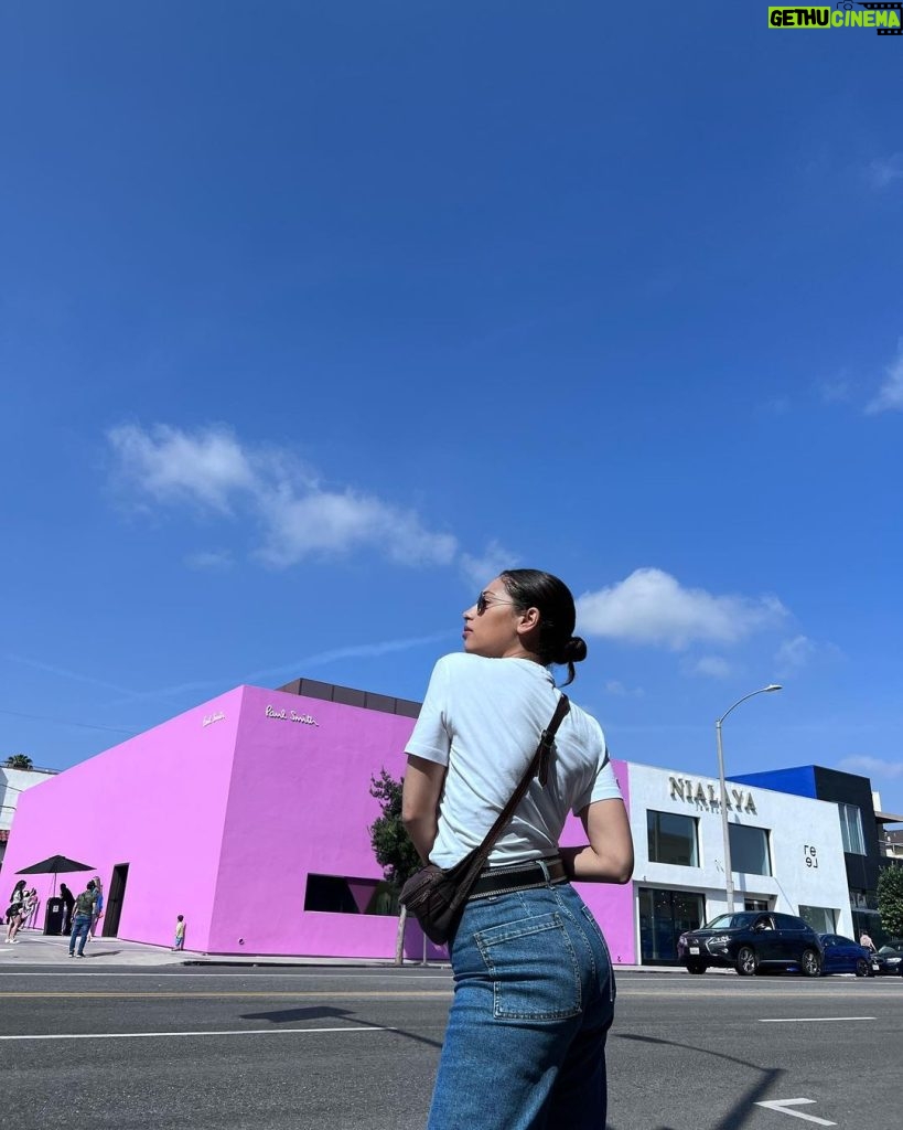 Mina El Hammani Instagram - Bien de colores Los Angeles, California