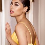 Mina El Hammani Instagram – Pensando el look para mañana ✨preparándome para que 2023 sea un super año🤍

Siempre con #GuerlainMakeup #Guerlain #NewYear #Christmas #@Guerlain