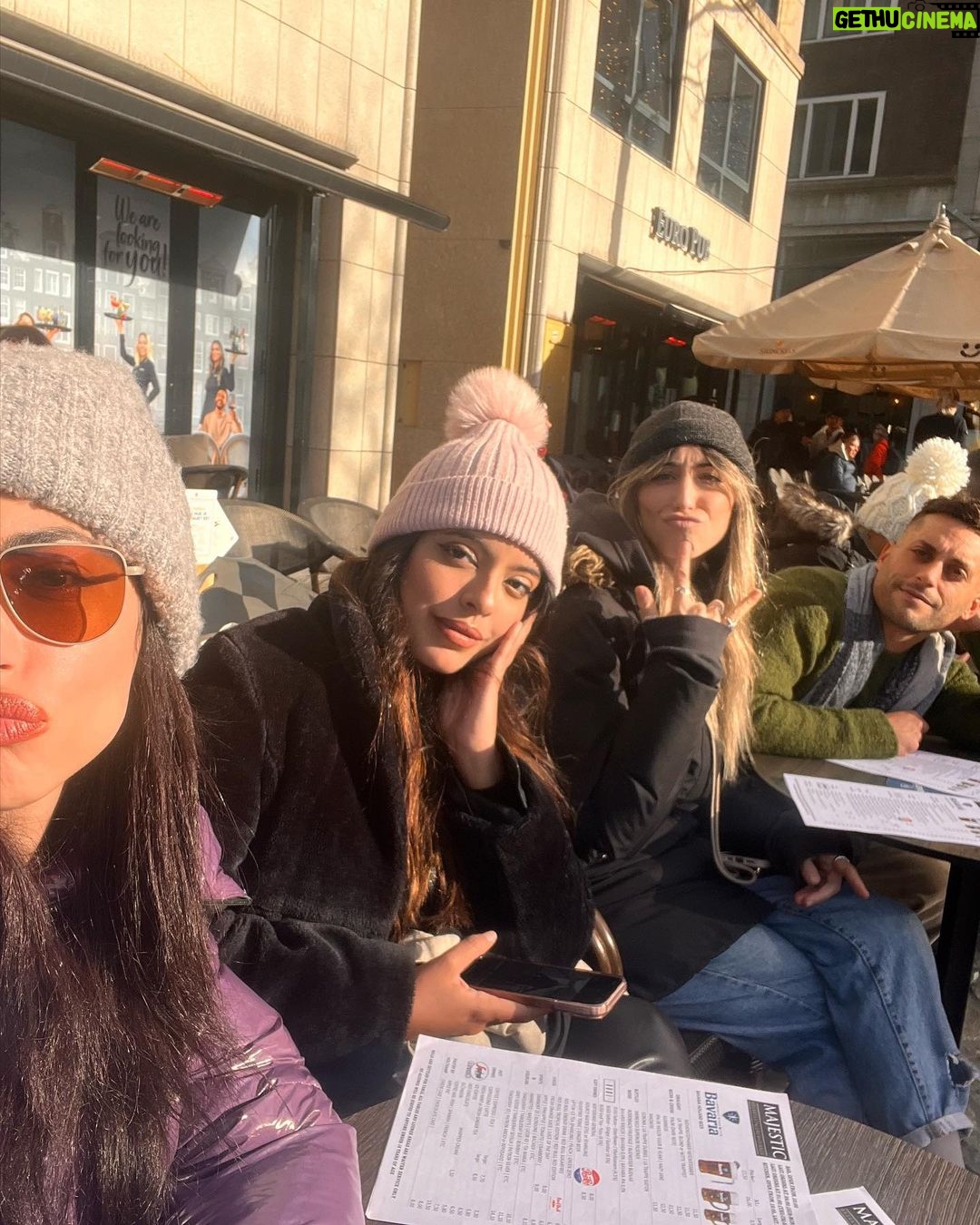 Mina El Hammani Instagram - Os adoro amiguitos de mi coraz贸n 馃崁馃尮 Amsterdam, Netherlands