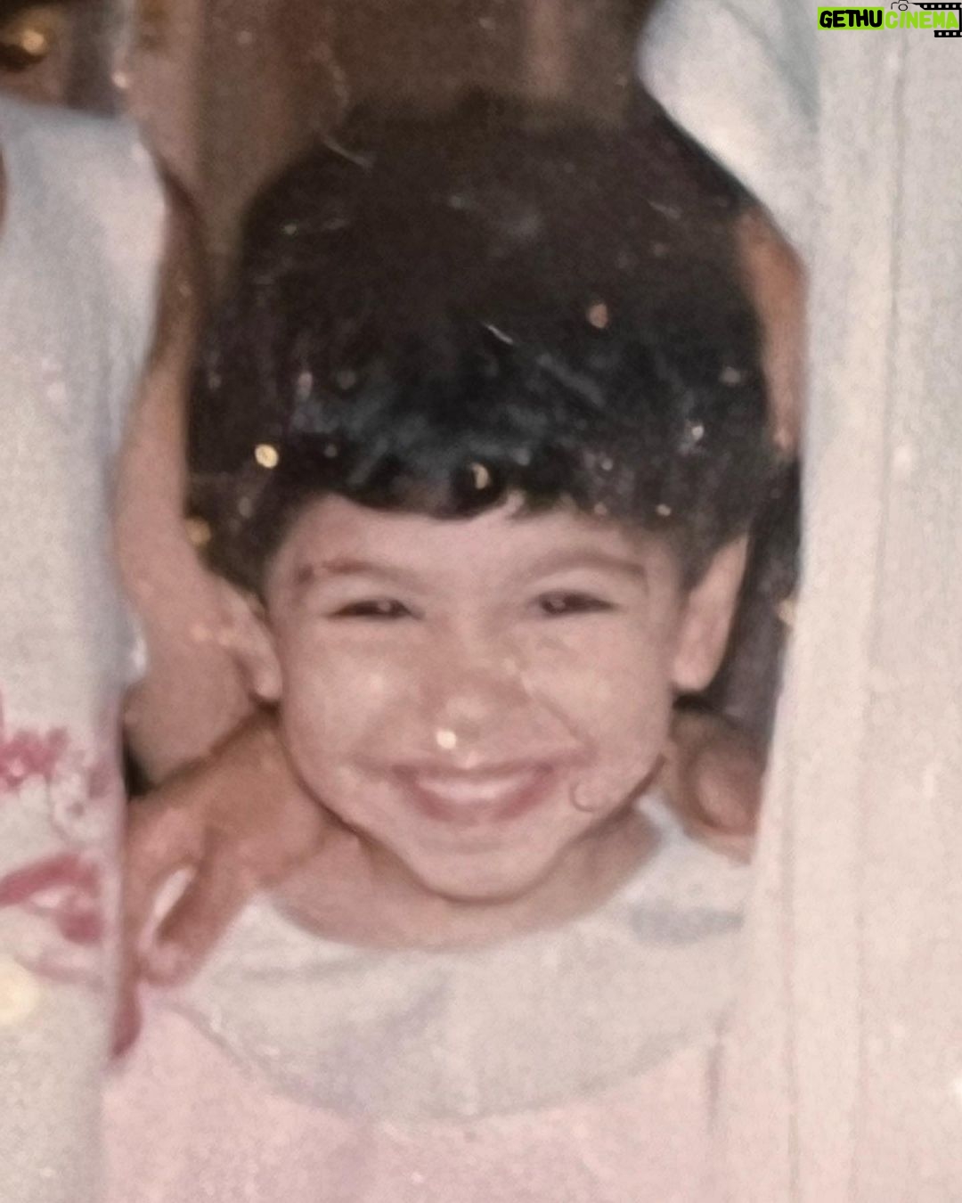 Mina El Hammani Instagram - A por los 30 🥹🥹🥹🎂🎂🎂🤍🤍🤍🤍🤍🤍🤍🤍🎂🎂🎂🎂 1993