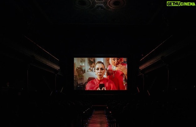 Mina El Hammani Instagram - Gracias por venir el pasado 5 de Junio al estreno de RUBIO COBRIZO ♥️ Estoy muy orgullosa y quiero dar las gracias infinitas a todo el equipo por su increíble trabajo 🦋 Gracias @mariabarrancooficial @elisa_matilla por vuestra increíble dedicación y por vuestra generosidad ❤️ Gracias a mi equipo soñado @cancandela3 @unfilmdepablo @aliciaprecisa @evitacalleja 🫶🏽 Seguimos 💪🏽 @quiet_producciones #rubiocobrizo Cine Doré