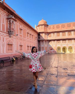Mindy Kaling Instagram - The Pink City