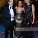 Mindy Kaling Instagram - I’m giving major “announcing my Las Vegas residency” vibes in this sick @prabalgurung gown I wore Sunday to my friend @radhikajones @vanityfair party. I know I’m a writer but in my heart I’m a singer, you know? 📷: @gettyimages