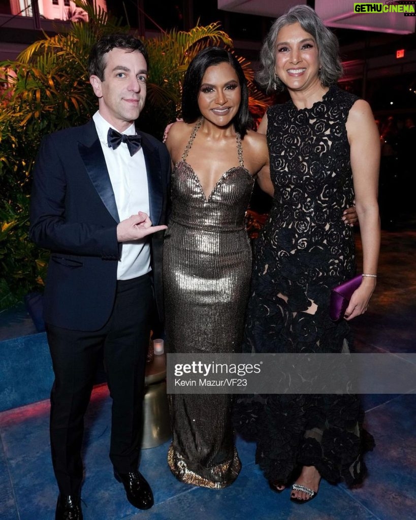 Mindy Kaling Instagram - I’m giving major “announcing my Las Vegas residency” vibes in this sick @prabalgurung gown I wore Sunday to my friend @radhikajones @vanityfair party. I know I’m a writer but in my heart I’m a singer, you know? 📷: @gettyimages