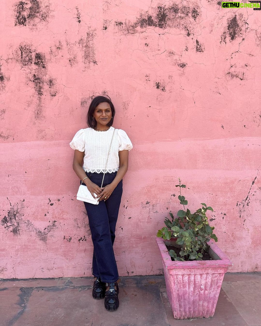 Mindy Kaling Instagram - Swipe to see my new friend 🦚