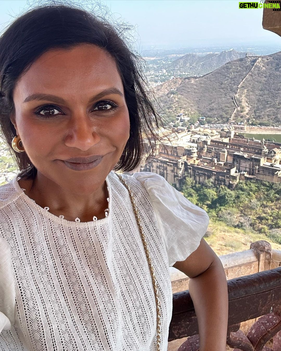 Mindy Kaling Instagram - Swipe to see my new friend 🦚