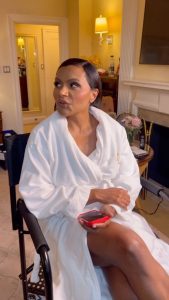 Mindy Kaling Instagram - I would love to live in New York someday. It’s a big dream of mine. Work at corporate with Jan. That would be awesome. Go to Broadway shows, eat hot dogs. New York, New York