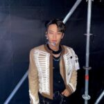 Minho Instagram - 2023 mma stage of the year. . . . . 2013 베스트 아티스트 첫 대상..... 그때는 정말 많이 울고 웃었다..... 분명히 우리는 울지 말고 기쁘게 상을 받자 하고 누가 먼저 울었는지 잘 기억은 안나지만 ..... 고생한 순간 순간들이 지나가면서 펑펑 울었다.... 10 년만에 mma 에서 상을 받았다. 정말 모든 스텝분들과 샤이니 월드에게 다시한번 감사하고 또 감사하다. 우리는 그때나 지금이나 무대에 진심이고 최선을 다하고 언제나 열심히 이다 그게 샤이니니까..... Inspirekorea