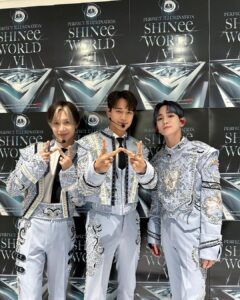 Minho Instagram - SHINee is BACK. . . . . . 잊지못할 추억을 만들어 주셔서 진심으로 감사합니다. 함께 고생해주신 모든 스텝분들에게 다시한번 감사드리고 수고 많으셨습니다! 덕분에 안전하게 무대 할수 있었습니다. 그리고 무대를 가득 채워주신 우리 샤이니월드..... 믿음에 꼭 보답 할수 있도록 노력 하겠습니다. 샤이니는 이제 시작입니다. 그리고 언제나 여러분이 제 희망입니다. KSPO DOME