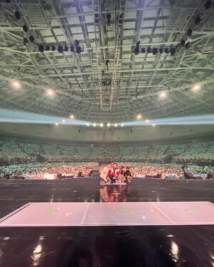 Minho Instagram - SHINee is BACK.
.
.
.
.
.
잊지못할 추억을 만들어 주셔서 진심으로 감사합니다.
함께 고생해주신 모든 스텝분들에게 다시한번 감사드리고 수고 많으셨습니다! 덕분에 안전하게 무대 할수 있었습니다.
그리고 무대를 가득 채워주신 우리 샤이니월드.....
믿음에 꼭 보답 할수 있도록 노력 하겠습니다.
샤이니는 이제 시작입니다.
그리고 언제나 여러분이 제 희망입니다.