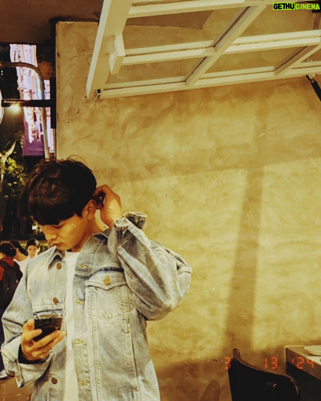 Minho Instagram - dinner time in hongkong. Hongkong