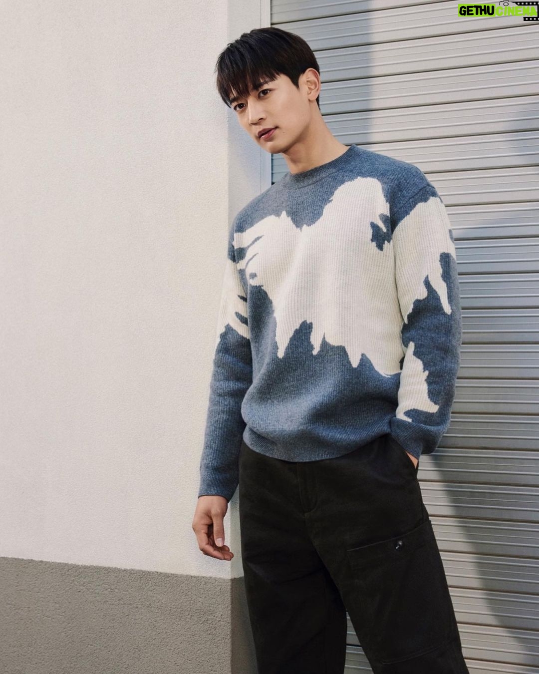 Minho Instagram - emporioarmani. @emporioarmani @sivillage #엠포리오아르마니 #emporioarmani #ad