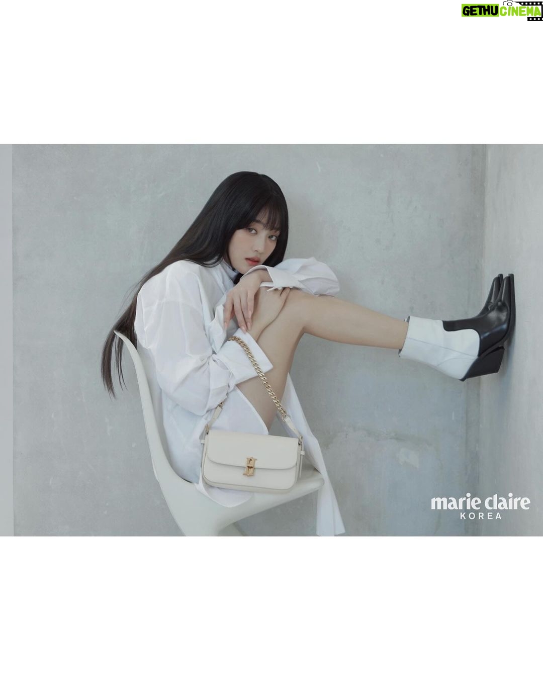 Minnie Instagram - 🐰🐱💕 @marieclairekorea @j.estinabag_official