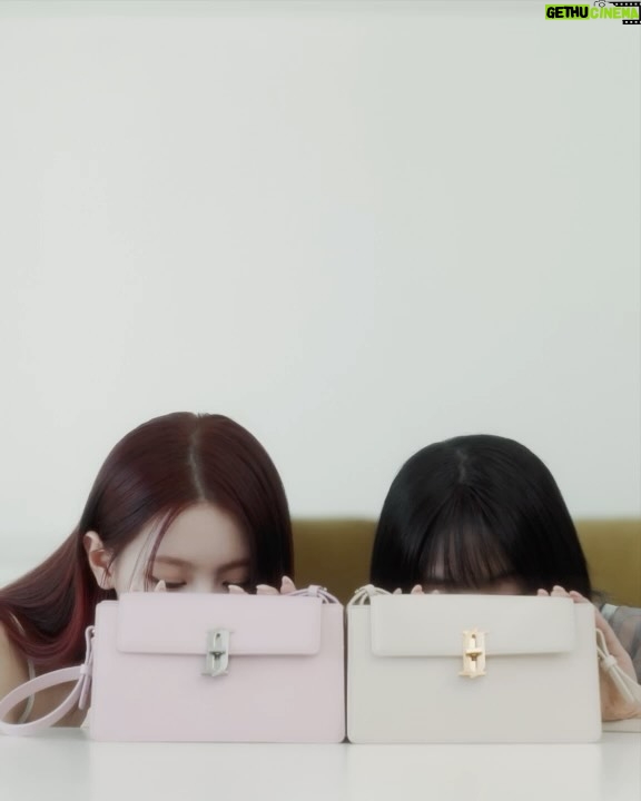 Minnie Instagram - 🐰🐱💕 @marieclairekorea @j.estinabag_official