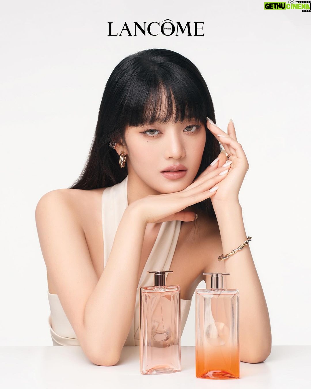 Minnie Instagram - ปลุกพลังความมั่นใจที่ซ่อนอยู่ ด้วยน้ำหอม IDÔLE NOW EDP FLORALE กลิ่นหอมสะท้อนตัวตนของมินนี่ ที่อยากให้ทุกคนได้สัมผัส🧡 @lancomeofficial #LANCOMETHAILAND #LANCOMExMINNIE